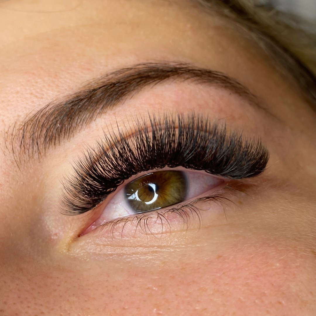 Volume lashes